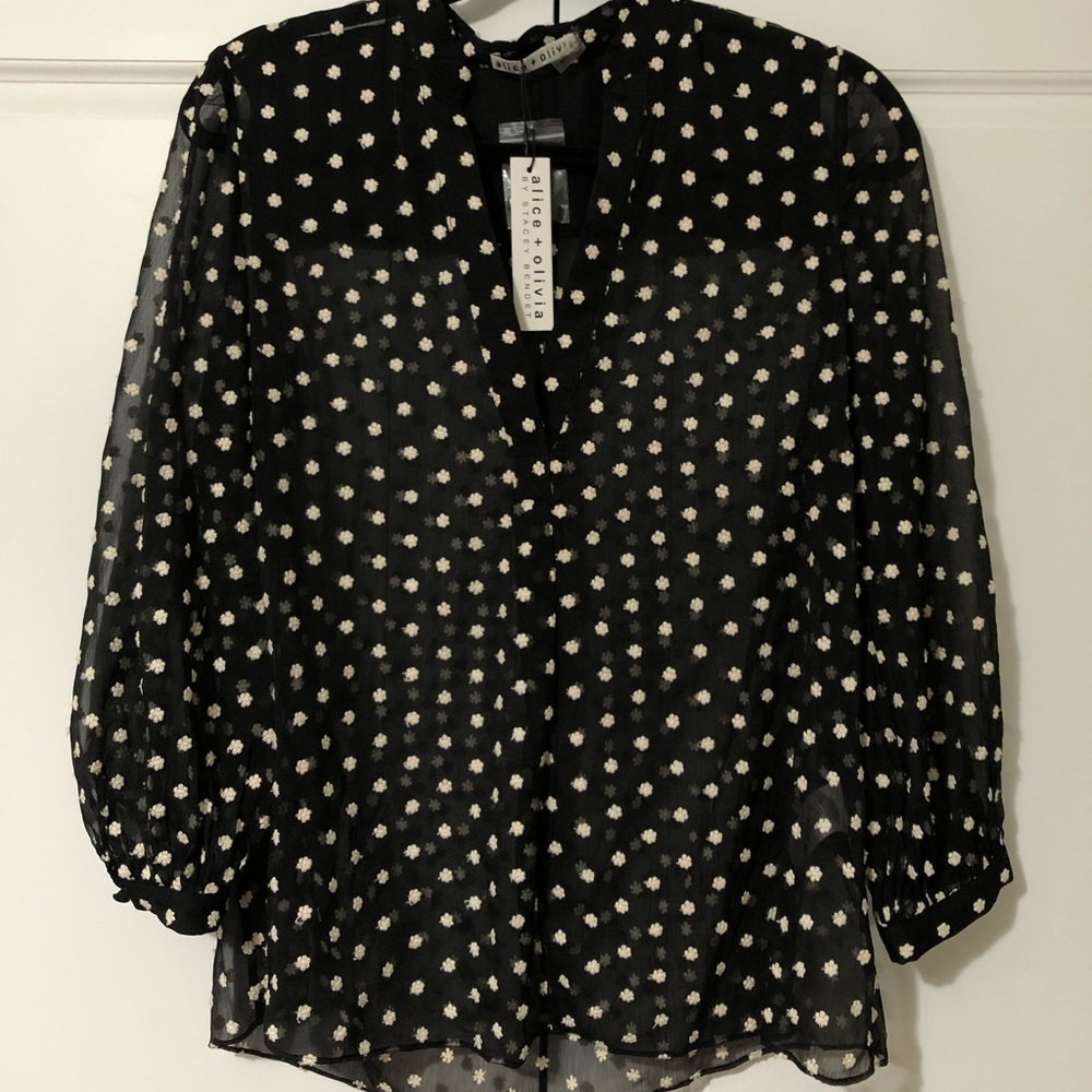 NWT: ALICE + OLIVIA Sheila Georgette Top - Picture 3 of 11